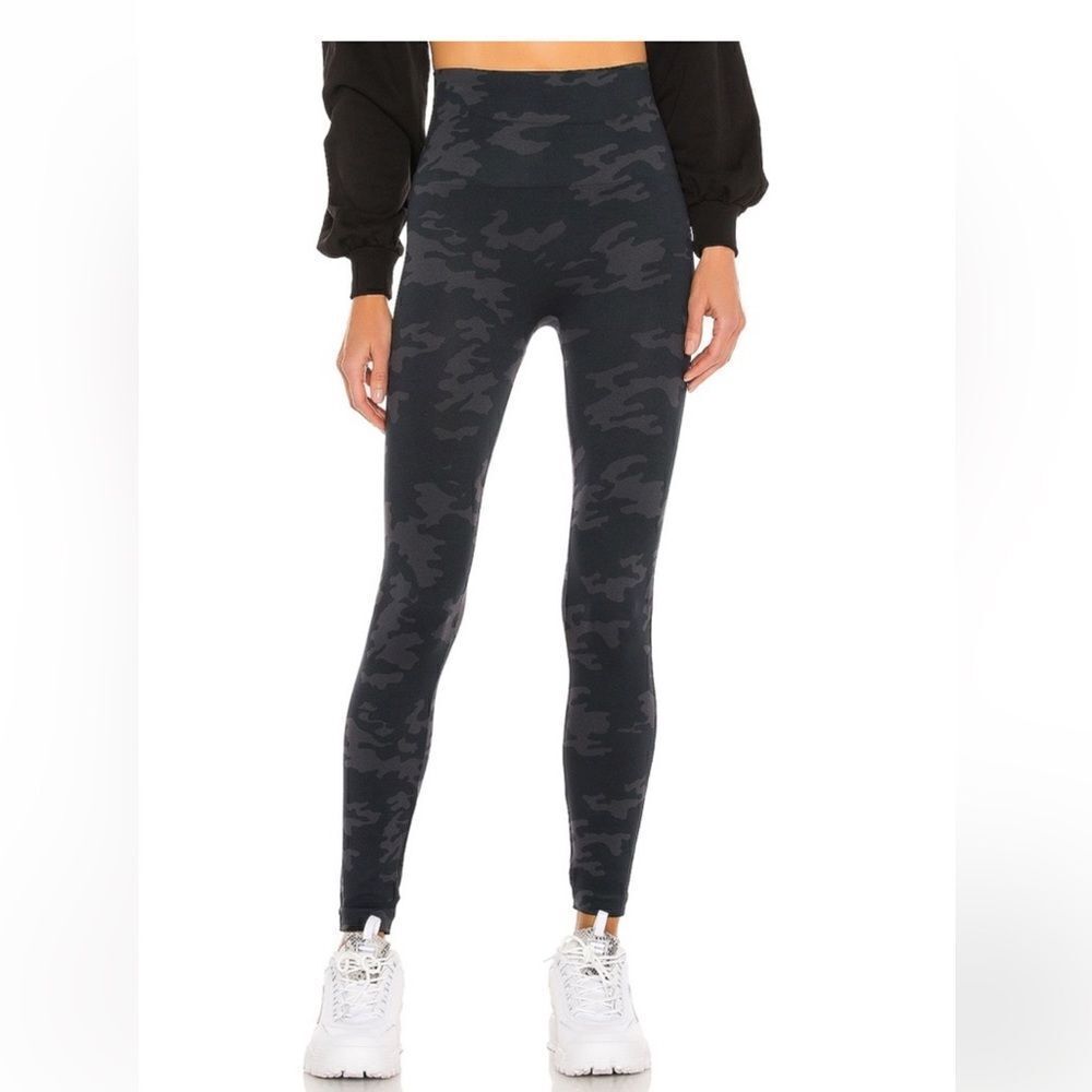 SPANX Look at Me Now Seamless Camo Leggings